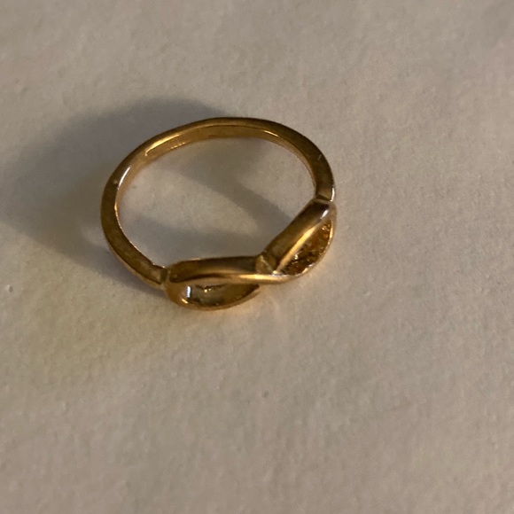 Gold infinity design ring. Costume jewelry - Picture 4 of 5